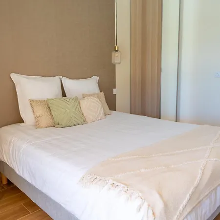 Holiday home Bastide 13 Couchages - Padel - Juillet-aout A La Semaine - Domaine De La Louve *